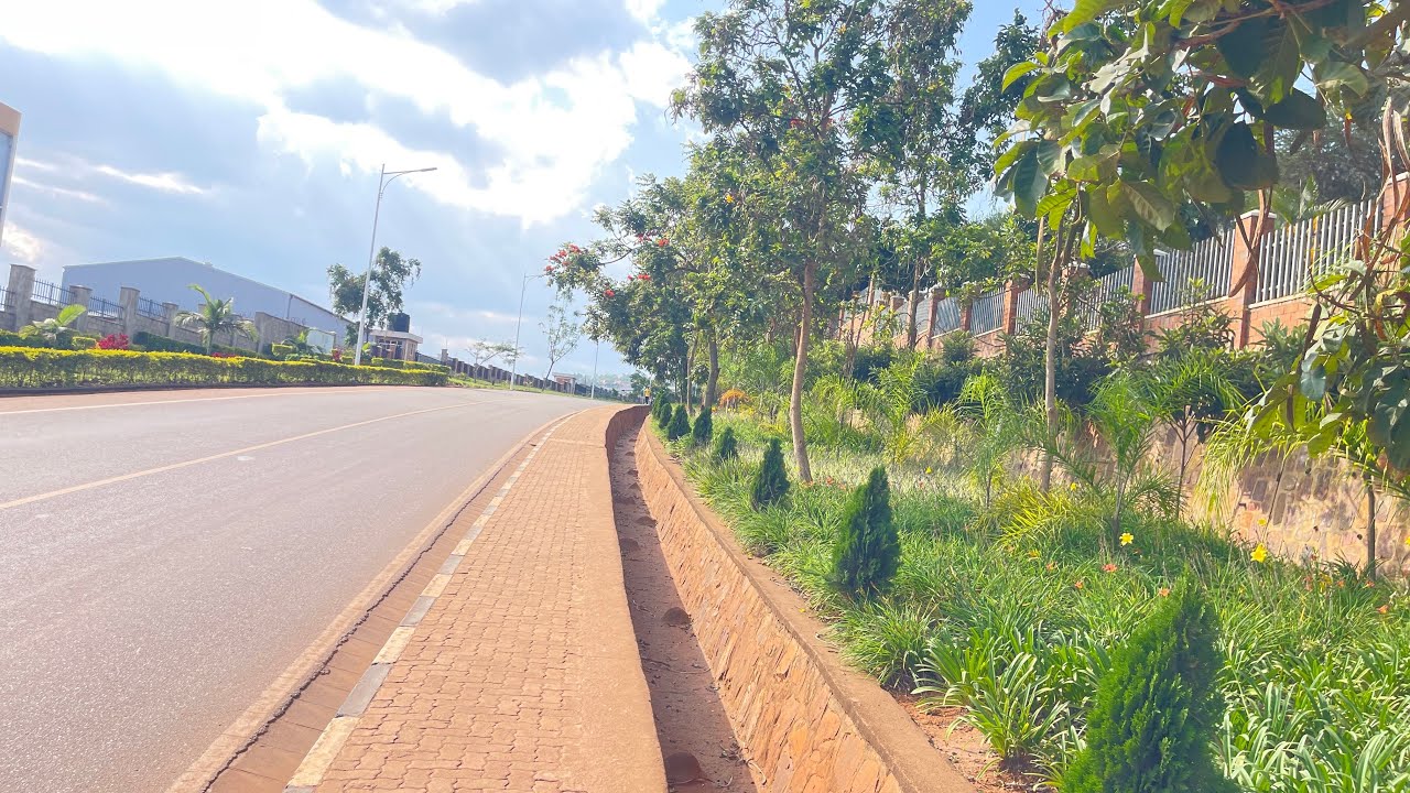 IYO POLISI Y’ URWANDA IRASHE UMUNTU KUKI ABAHUNZE IGIHUGU N’ ABARI MU RWANDA BATABIVUGA KIMWE?