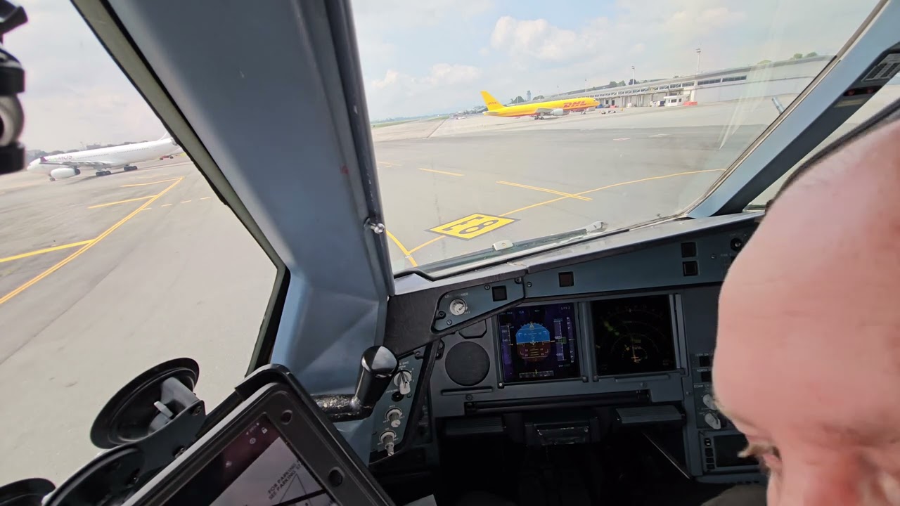 Airbus A330 El Dorado Bogotá Takeoff/Despegue.