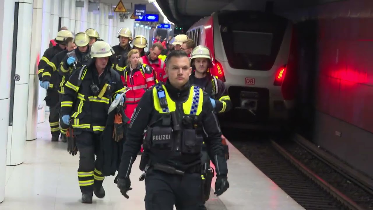 [Hamburg St. Pauli] - Mann in Gleisbett gefallen