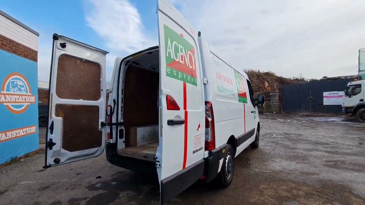 AU20OSN 2020 RENAULT MASTER SWB DIESEL FWD SL28dCi 135 Business Low Roof Van