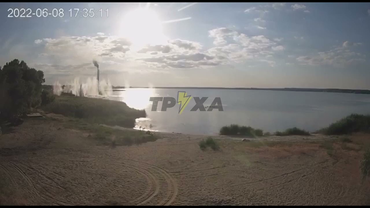 ❗️ Ukraine War - Video of the shelling of Kurakhove in Donetsk region.