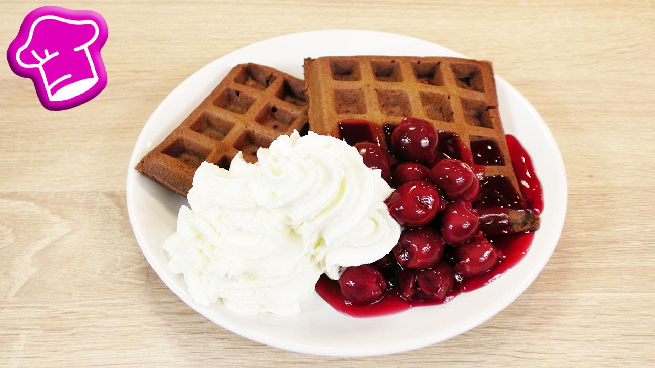 Super leckere SCHOKO WAFFELN mit heißen Kirschen & Sahne | Waffeln für Schokoladen Fans | Yummy