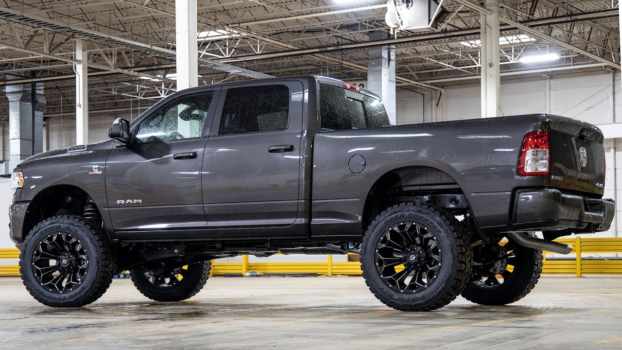 2019 Ram Trucks 2500 5-inch Suspension Lift Kit by Rough Country