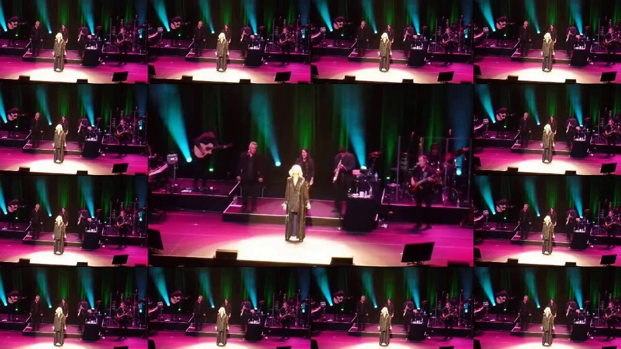 Olivia Newton-John - The Promise/Don't Cut Me Down/Live On (Live in Cerritos)