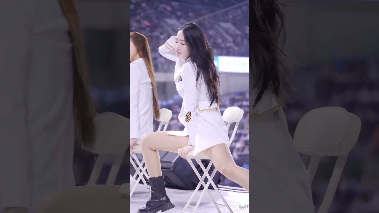 단추 대참사! 오윤솔 치어리더 특공 'Rollin' 4K 직캠 #LG트윈스 #프로야구 | cA | 240621 |