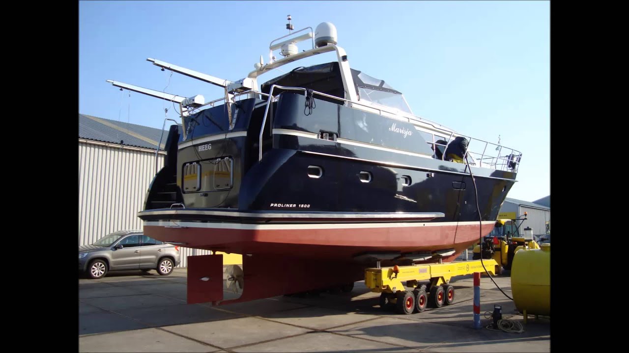 Schepen onderweg naar winterstalling Yerseke Watersportservice