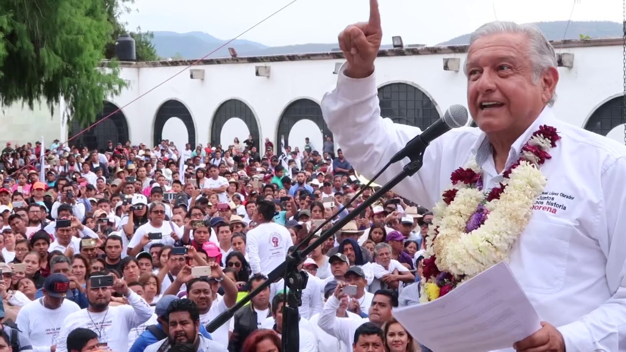 Presenta AMLO 10 compromisos por la educación en México