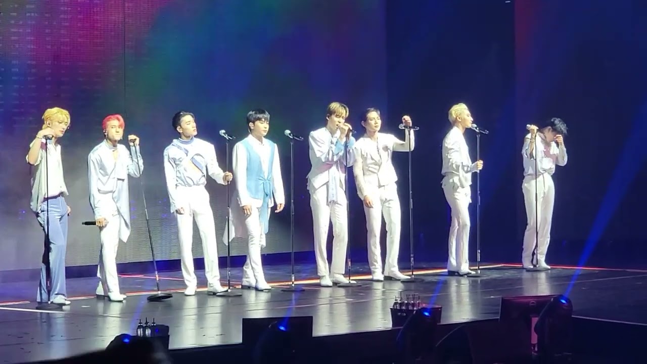 ATEEZ The Fellowship Break The Wall Tour in Phoenix - Dazzling Light + Mist Performance! 💥