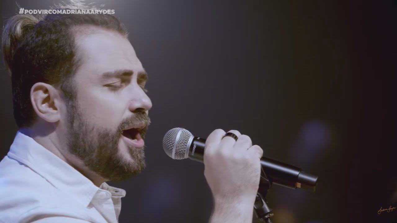Bruno Faglioni canta Médico de Almas no programa PODVIR