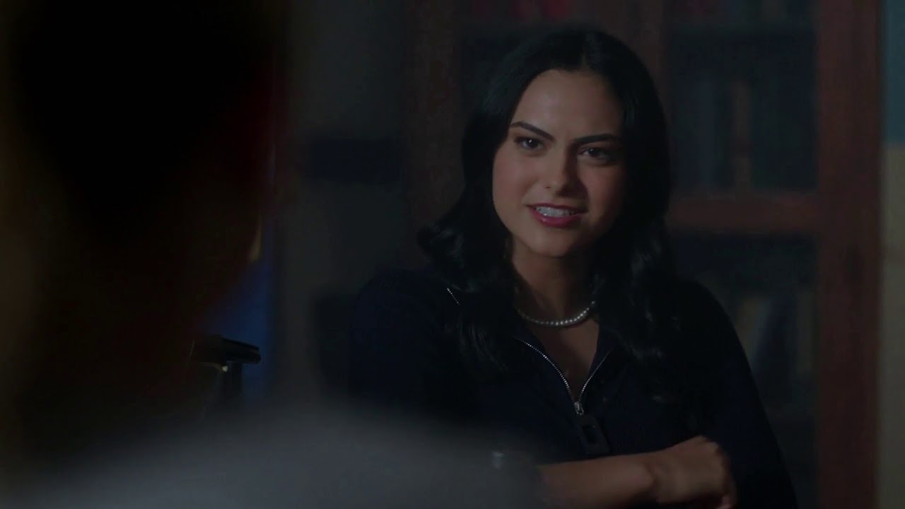 Veronica & Archie + Betty & Jughead-Some Que Ele Vem Atrás(Anitta & Marília Mendonça)
