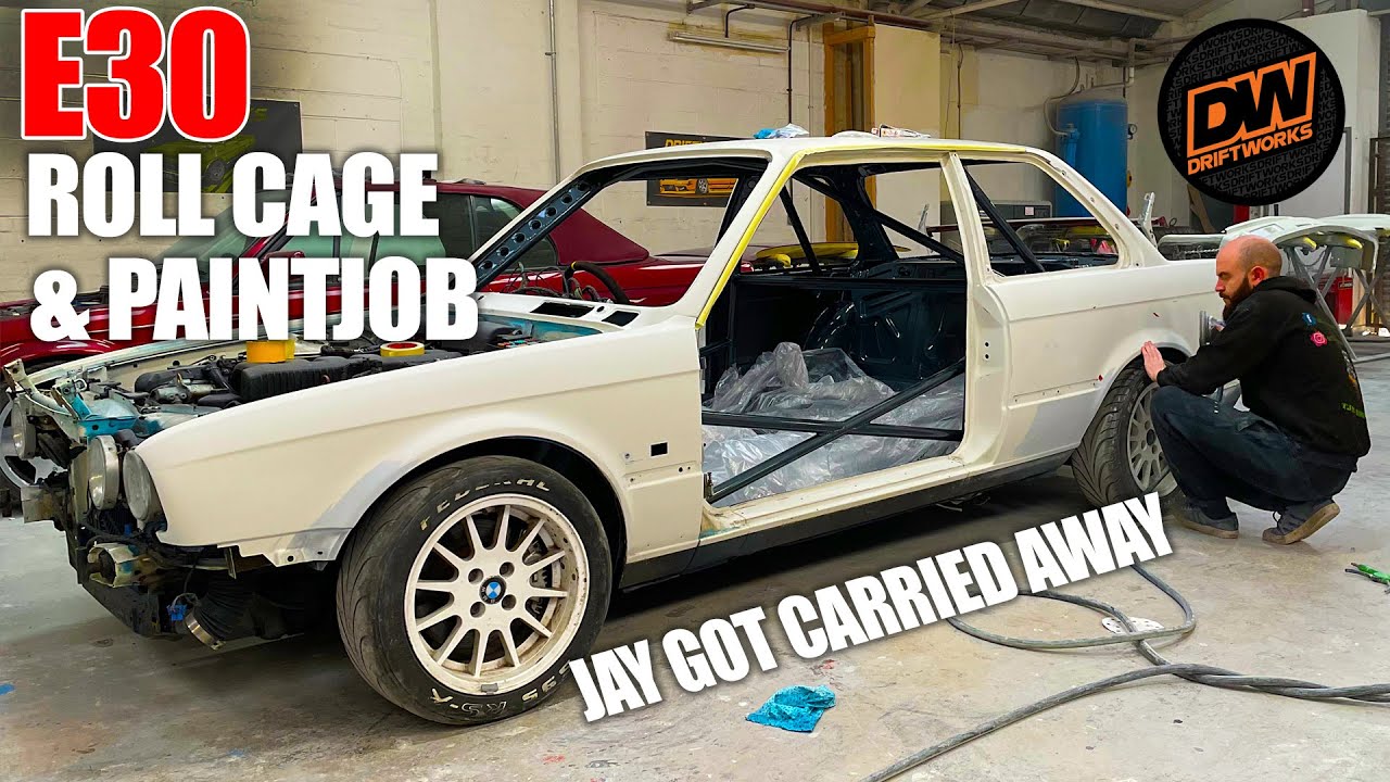 Jays BMW E30 — новый каркас безопасности и покраска