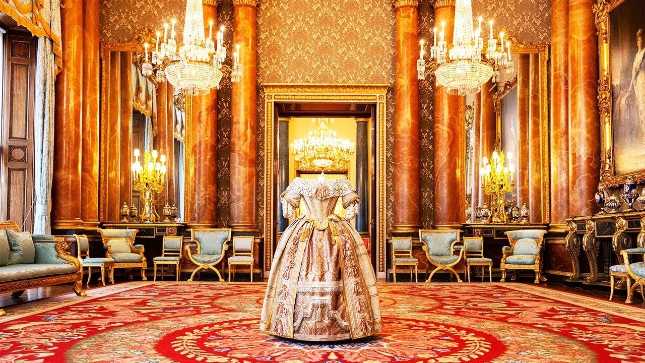 El Interior Del Palacio De Buckingham, Valorado En 5.000 Millones Eur