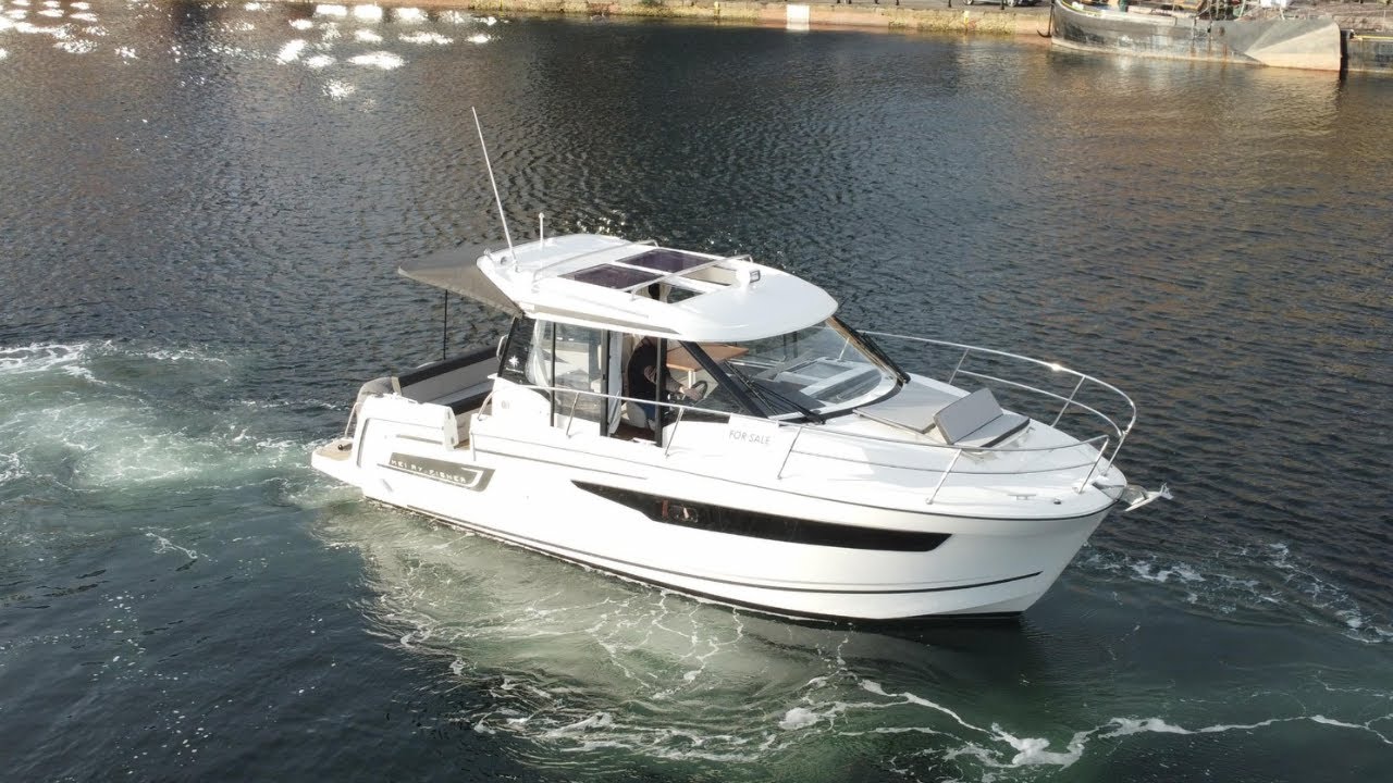 Jeanneau Merry Fisher 895 Offshore with Joystick Control Walkthrough Video - £136,950