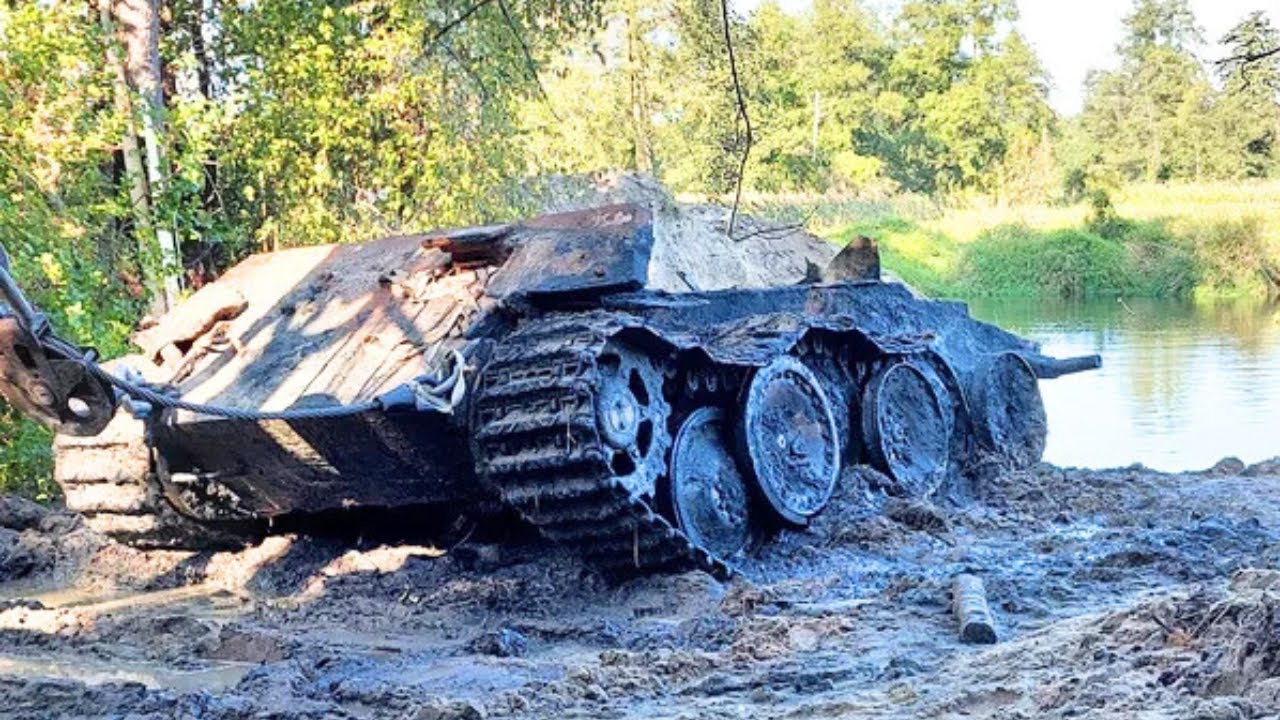 Редкий захороненный танк &laquo;Пантера&raquo; найден в реке!