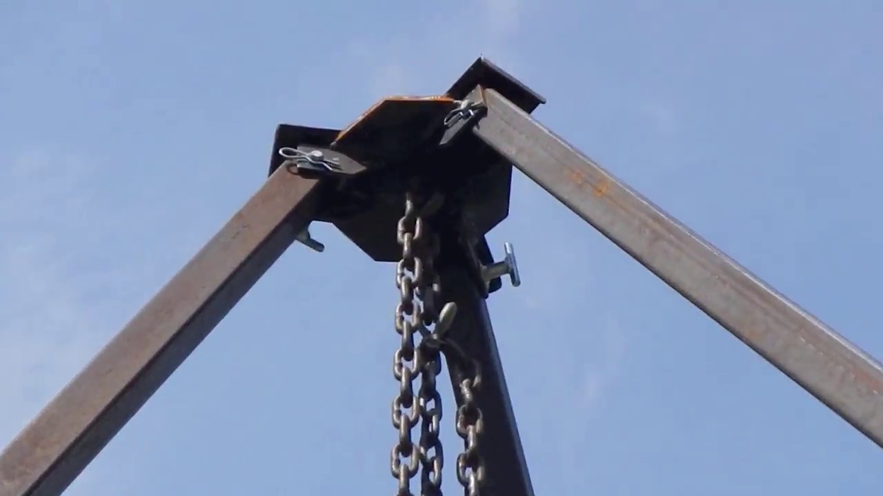 Tripod hoist lifting a pick up truck sold by Vispieux com