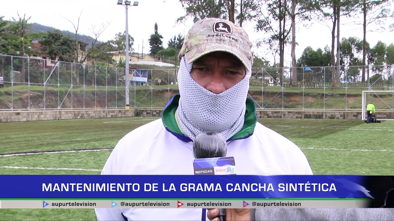 Mantenimiento de la grama cancha sintética