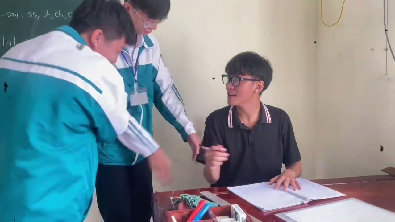 12A8_Phần dự thi khoảnh khắc ấn tượng trường THPT Hoàng Văn Thụ - Vụ Bản - Nam Định