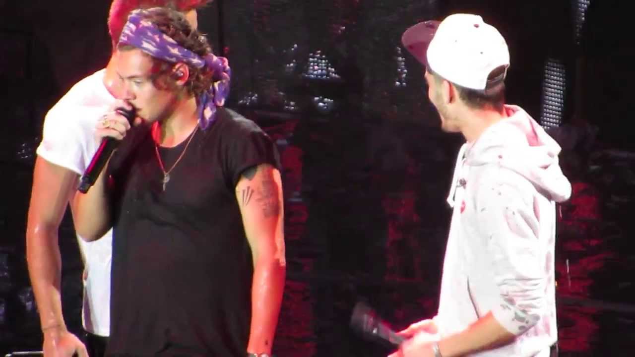 One Direction (LAST SHOW) - Liam falling/Water fight/WMYB - Staples Center LA, Aug 10