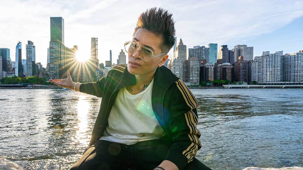 New York: Hành Trình Theo Đuổi Giấc Mơ Của Cậu Bé Năm Xưa
