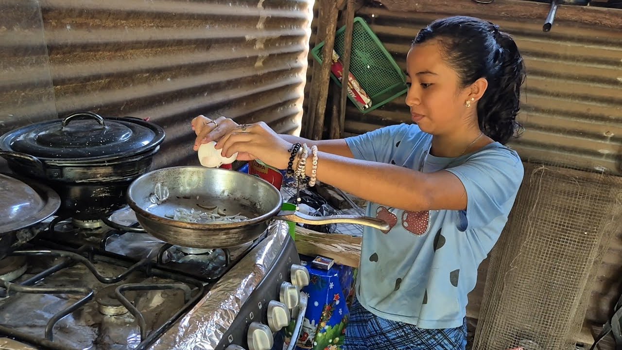 La hija de doña Maga nos preparó desayuno a todo el grupo que rico 😋 