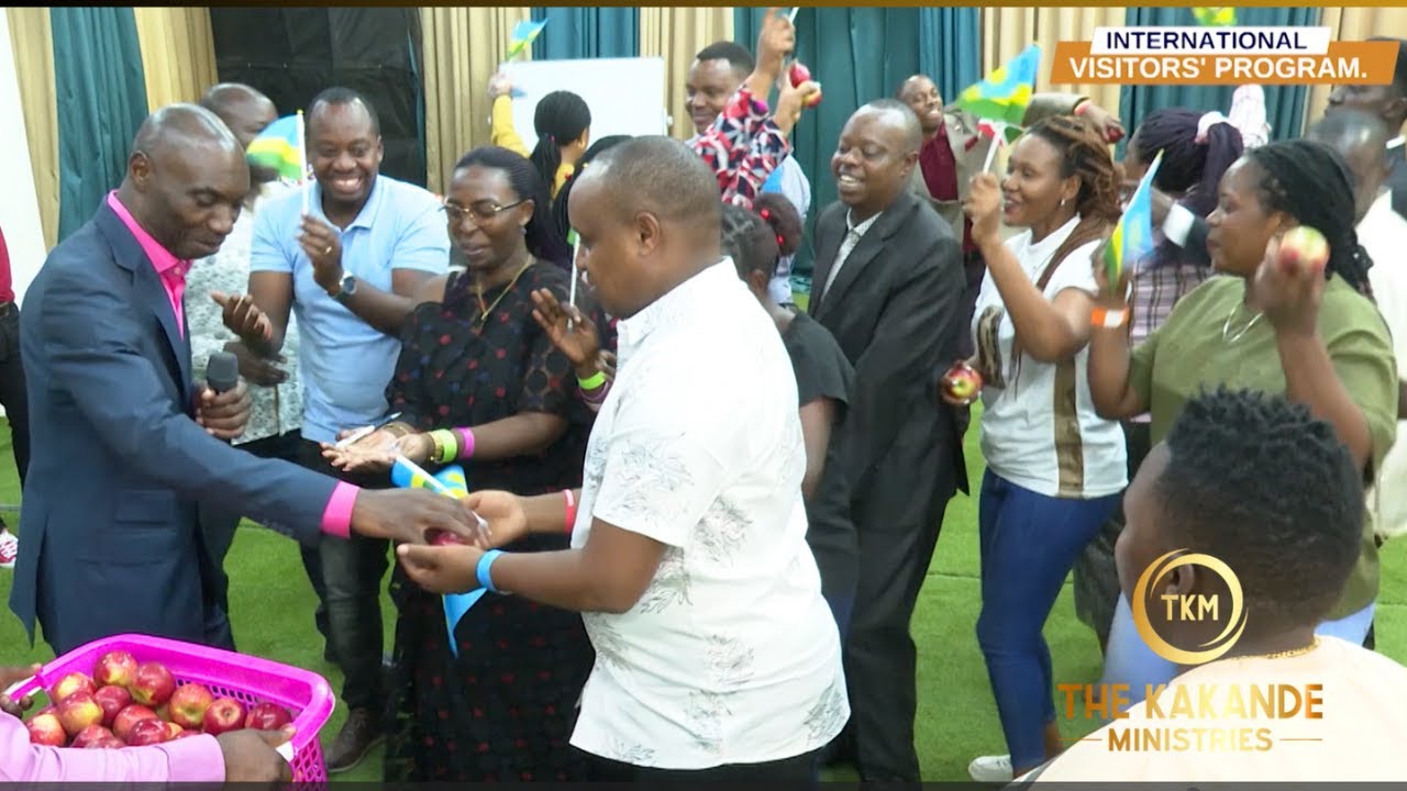 POWERFUL ONE ON ONE PROPHETIC MOMENT WITH INTERNATIONAL VISITORS