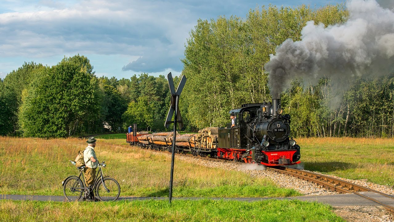 Muskau: Herbstfotozug mit 99 3462 im September 2015