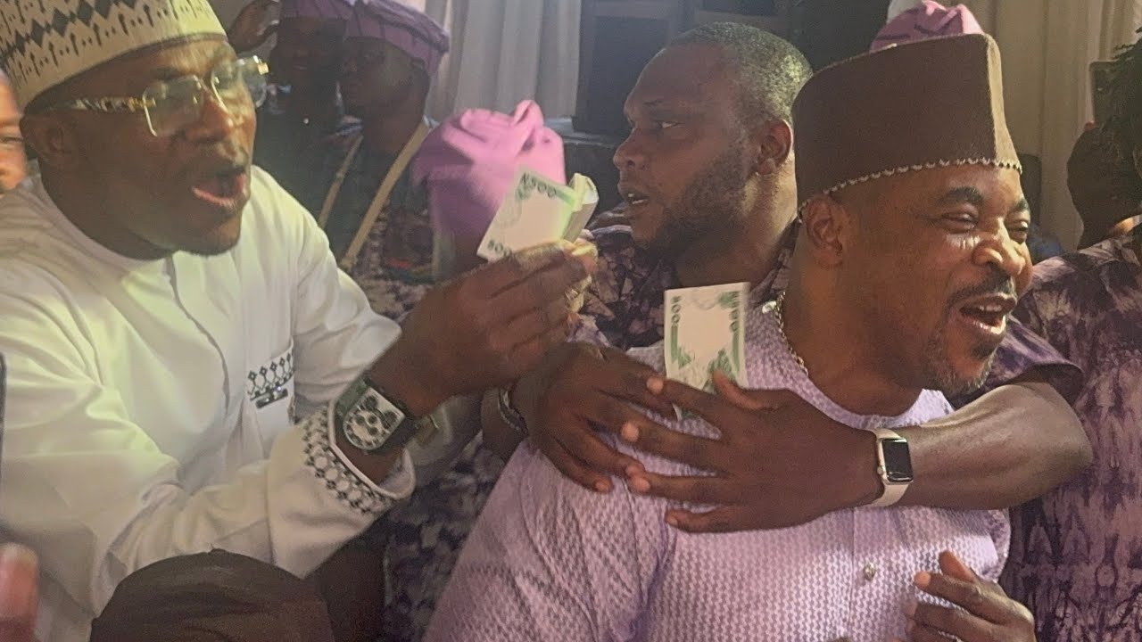 MC OLUOMO SPECIAL DANCE TO WASIU HARUNA ISHOLA’S MUSIC AT TAIWO AND ADEKUNLE’S WEDDING