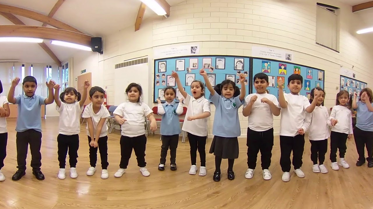 Little Donkey in 360 degrees-click and drag the screen to find your child.