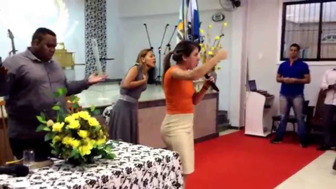 Ester de Freitas (Quem Me Vê Cantando)