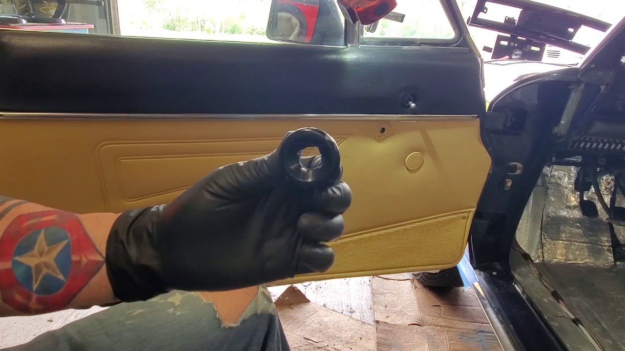 1979 Fiat Spider 124, Removing driver door panel