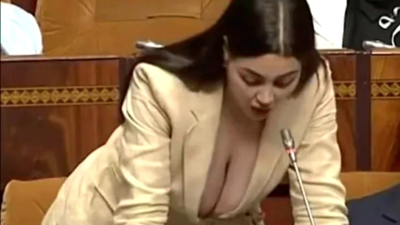 Я НЕ МОГУ ПОВЕРИТЬ, ЧТО ОНА СДЕЛАЛА ЭТО В ПРЯМОМ ЭФИРЕ