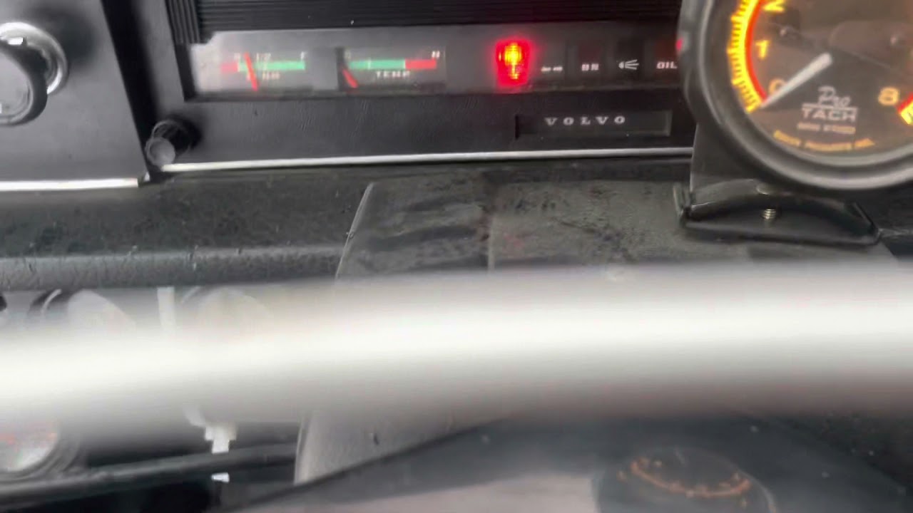 1969 Volvo 142s cold start
