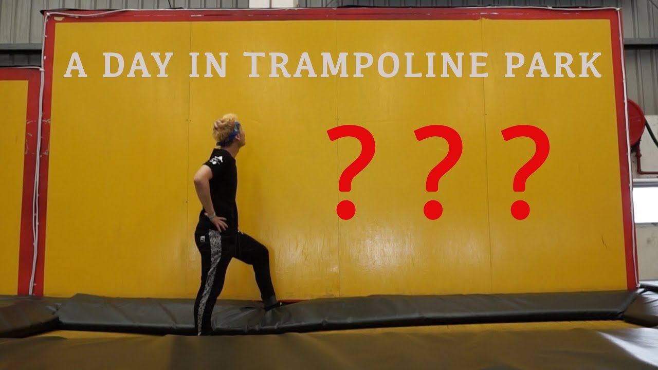 A Day In Trampoline Park !