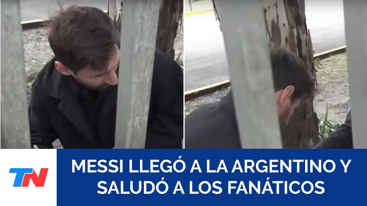 Messi llegó a la Argentina para sumarse a la Selección y firmó autógrafos en el aeropuerto de Ezeiza