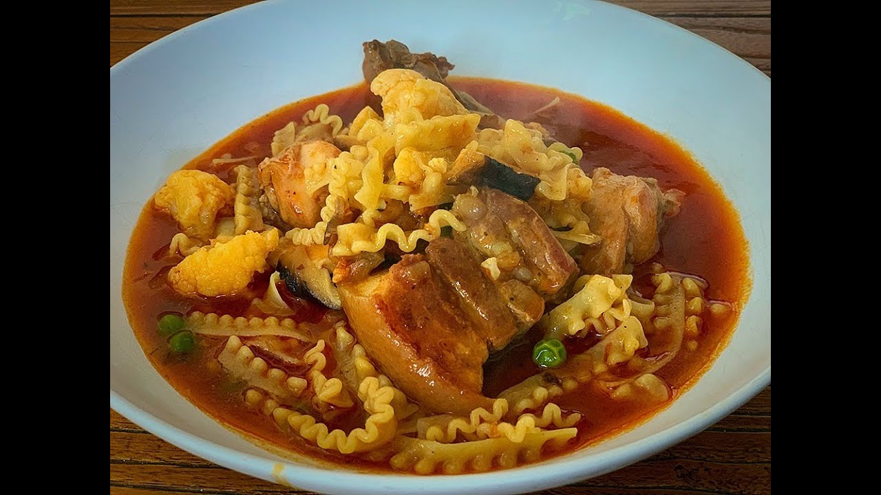 Burballes mallorquinas | Un deliciosa pasta caldosa con carne y verduras