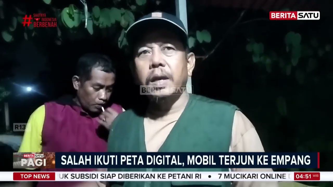 Sebuah Mobil Terjun ke Empang di Ciledug Gegara Ikuti Peta Digital #Beritasatu