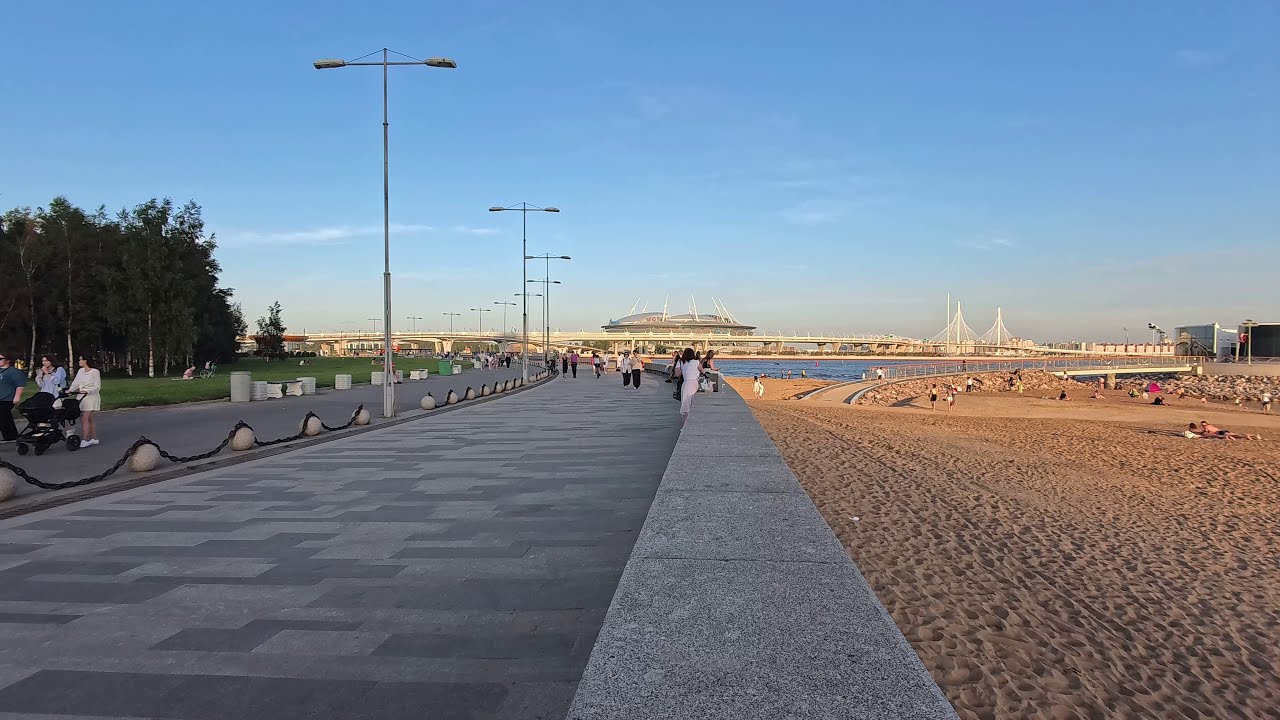 Вечер в парке им. 300-летия Санкт-Петербурга. Июль 2025.