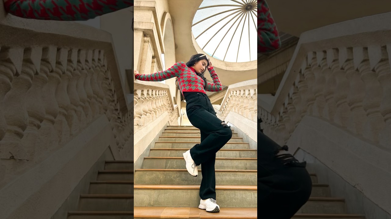 Pose ideas on stairs #youtubeshorts #music #posesidea #ootd #poser #pose #posemaker
