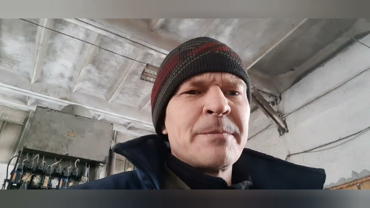 Продовжую фрезерувати видовжені отвори, вже на інших заготовках