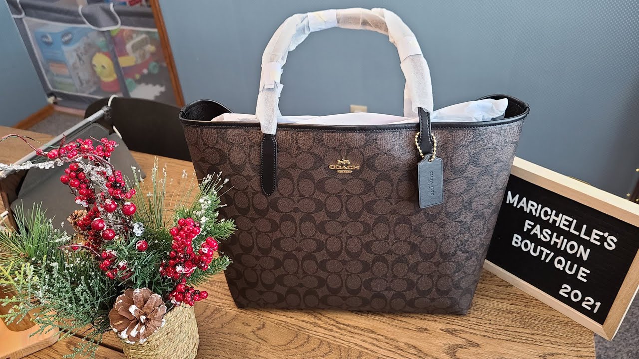 City Tote in Signature Canvas|Coach