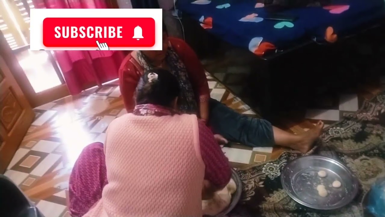 Holi ki teyari suru gujiya bnane ki .