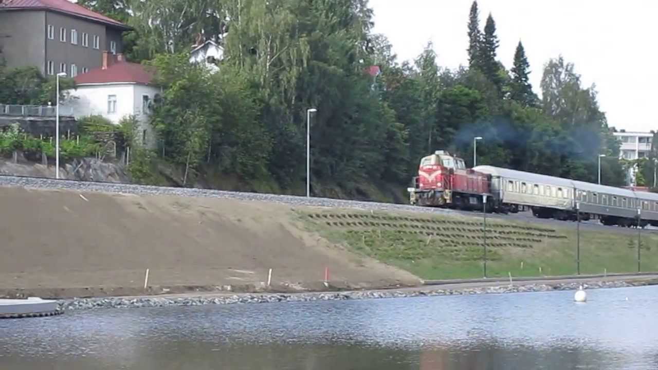 Veturivetoinen (Dv12) taajamajuna l&auml;htee Savonlinnasta 7/7/2012