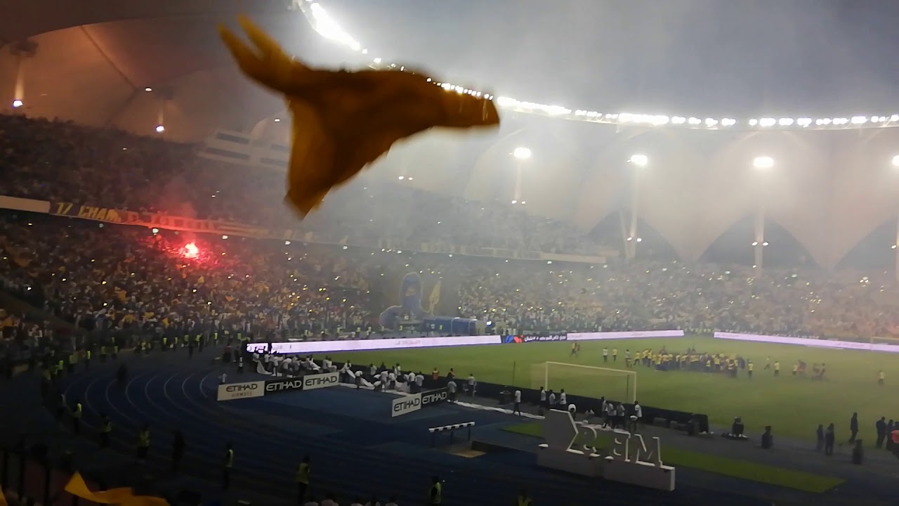 فرحة جماهير النصر السعودي بالفوز بالدوري موسم ٢٠١٨.-٢٠١٩ من ملعب الملك فهد الدولي بالرياض