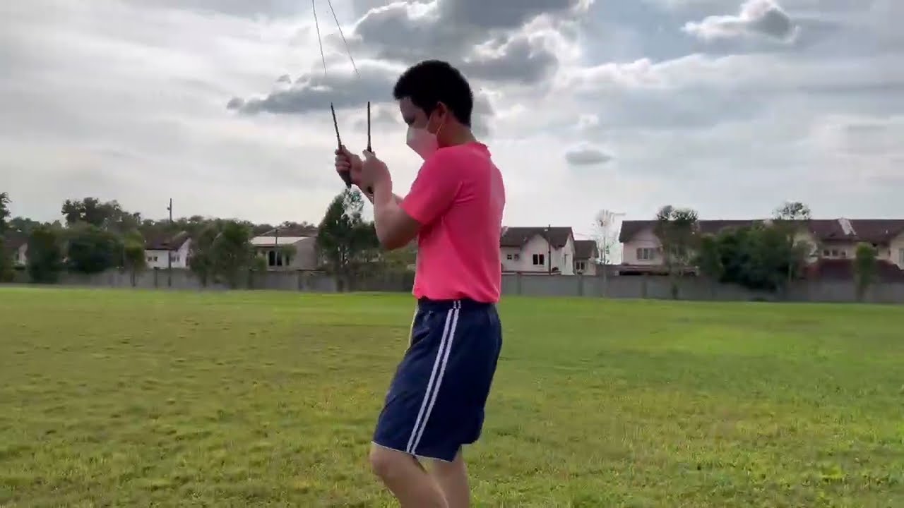 扯铃：badminton弹铃