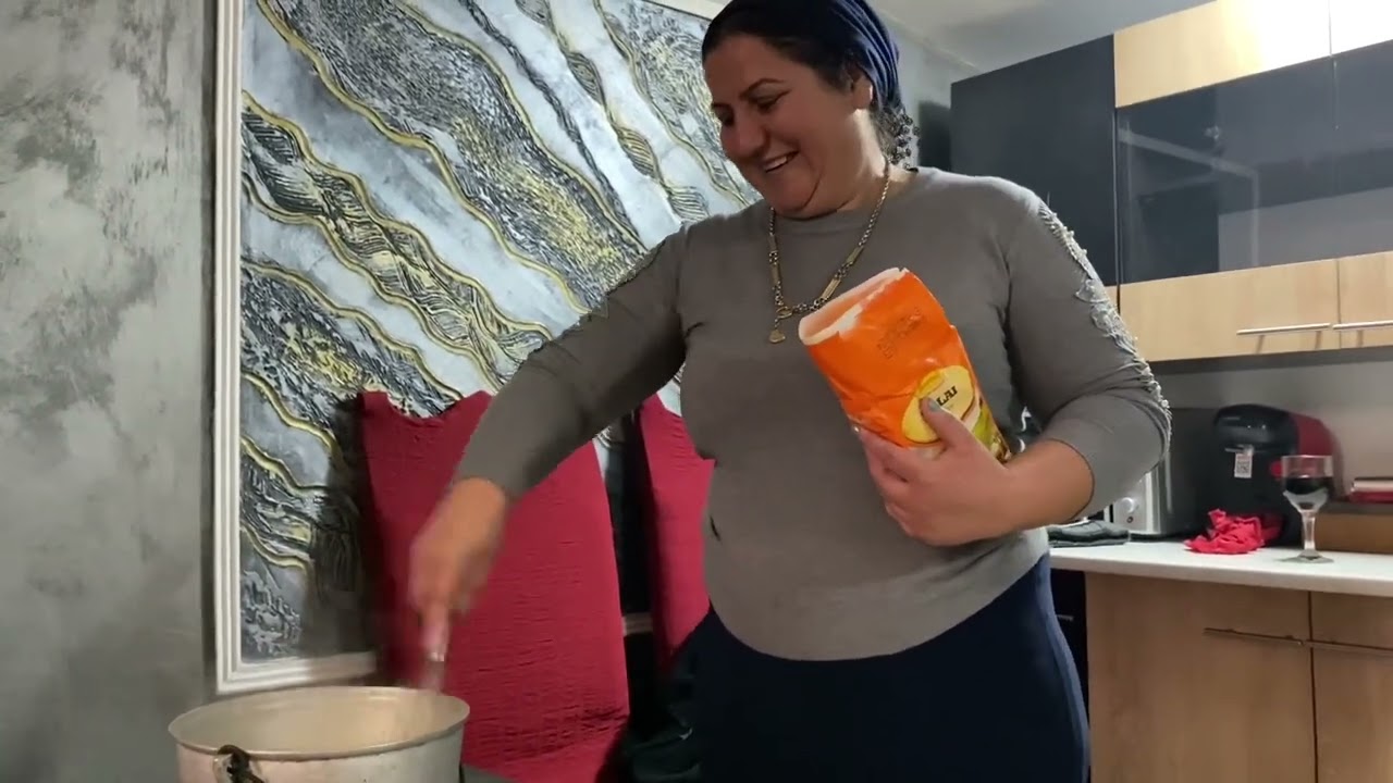 BUCATARU TOT PETRECE CU NAȘU