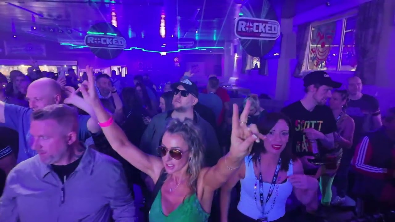 MARK EG VS AMBER D LIVE AT ROCKED@JOLLEES, STOKE ON TRENT - START THE DANCE