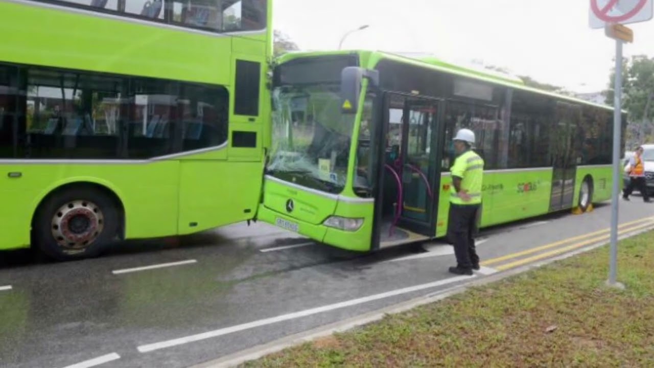 Sg bus crashes