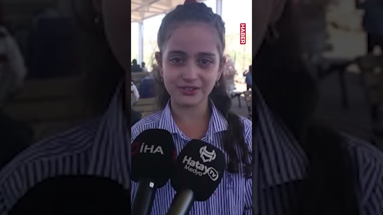 T&uuml;rkiye'de doğup b&uuml;y&uuml;yen 9 yaşındaki Suriyeli &ccedil;ocuk, g&ouml;zyaşları i&ccedil;inde &uuml;lkesine d&ouml;nd&uuml;.