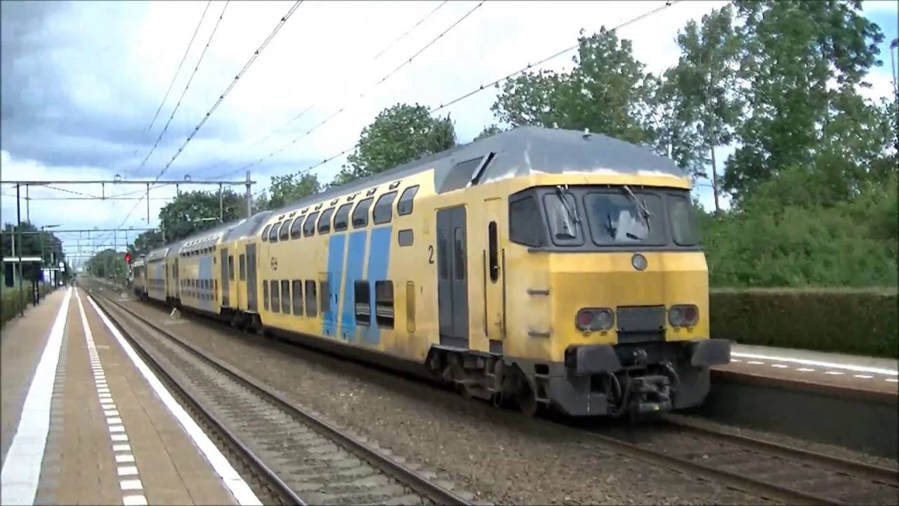 Treinen op station Ravenstein 14-7-2016