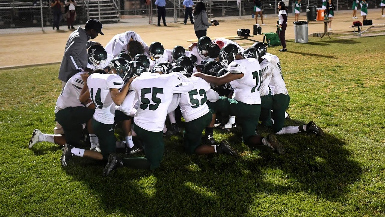 Band of brothers: 0-12 Hawkins High football team refuses to quit  | Los Angeles Times